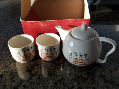 NEW Maneki Neko Lucky Cat Teapot & Cup (2 Cups)