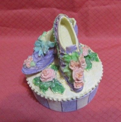 CUTE PURPLE PAIR OF OLD FASHION SHOES W PINK FLOWERS RESIN TRINKET BOX