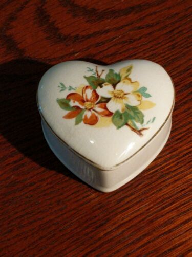 VINTAGE PORCELAIN TRINKET / RING Box Heart Shaped Floral NORCREST