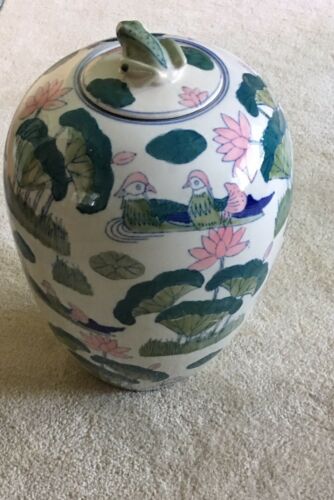 Large Ceramic Or Porcelain Chinese Vase Or Home Decor W/removable Frog Lid