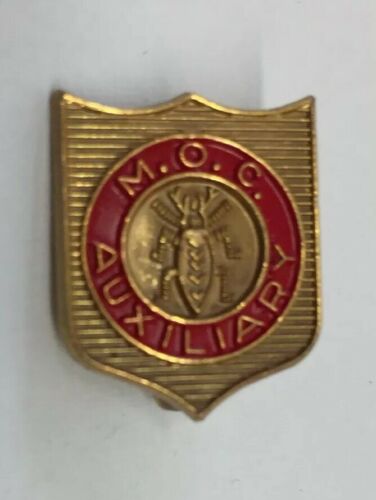VFW Military Order of the Cootie M. O. C.  Auxiliary Gold Tone & Red Pin