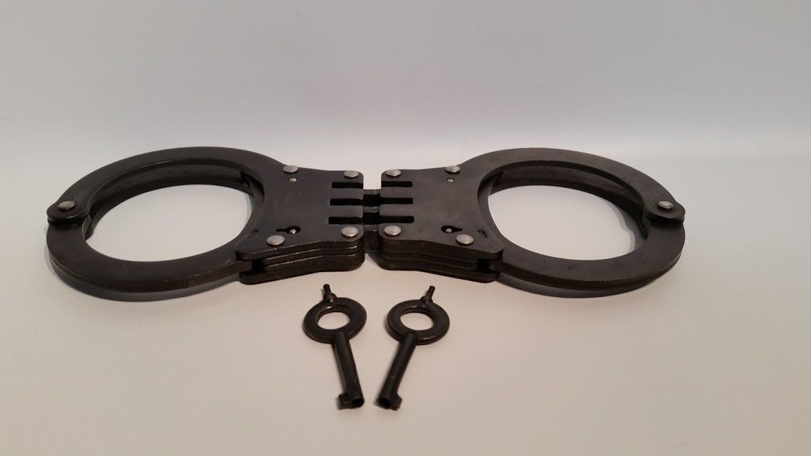Vintage Handcuffs Hinge Link w/ 2 Key Working