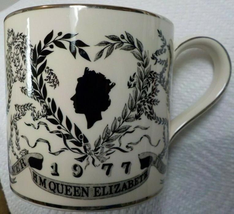 Wedgwood Queen Elizabeth II Large 1977 Silver Jubilee Mug by Richard Guyatt