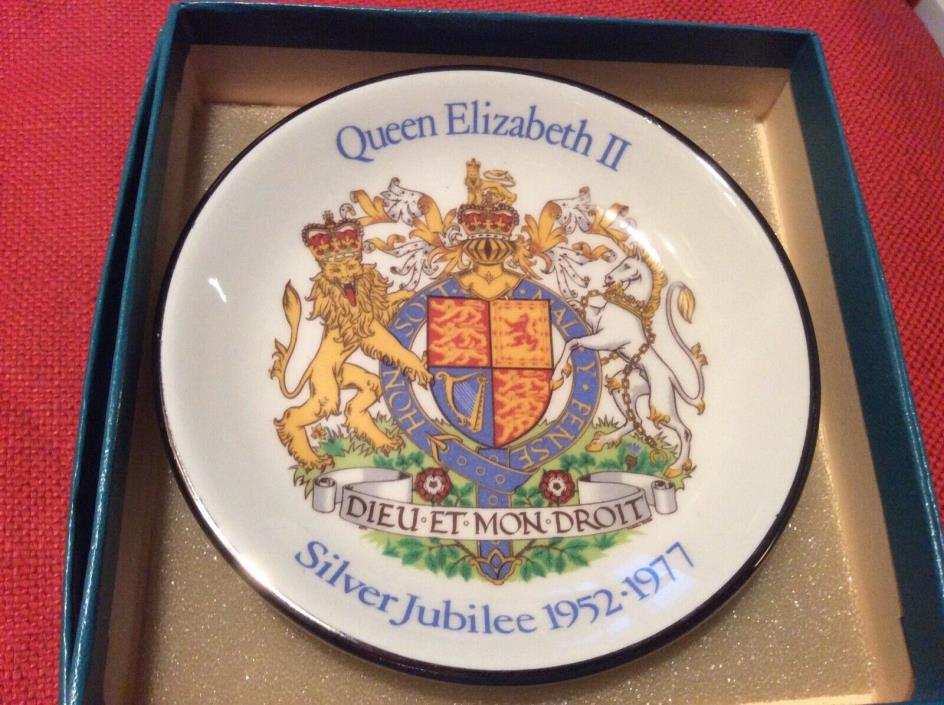 1977 Queen Elizabeth Silver Jubilee Small Plate MIB