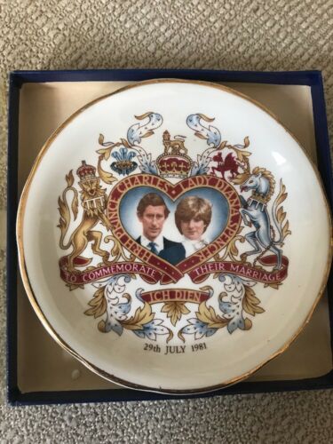 1981  Prince Charles and Lady Diana Commemorative Crown Trent Pin Tray