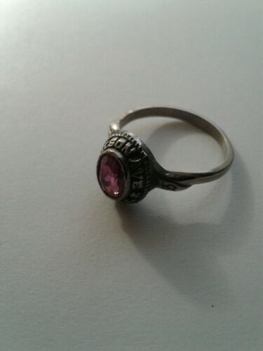 Vintage WILSON AVE SCHOOL class Ring. 1995.PINK Stone size 8