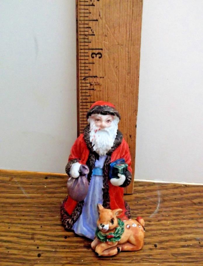 Old World Mini Santa Claus Resin Figurine/Statue Christmas/Holiday Decoration