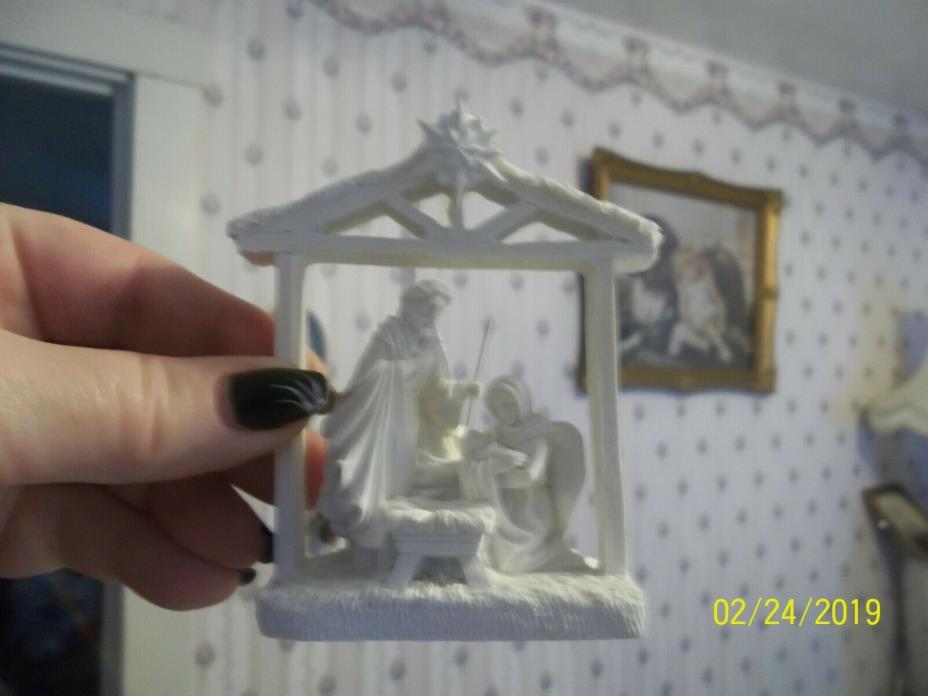 Nativity Manger Ornament ~ 3 Dimensional ~ Doll House ~ Village 3 1/4 x 3 7/8