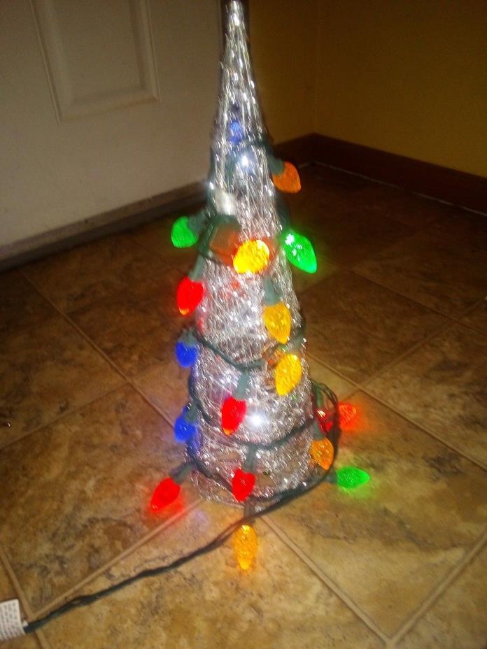 Vintage Tabletop Silver Wire Christmas Tree w beads & Vintage lights 18