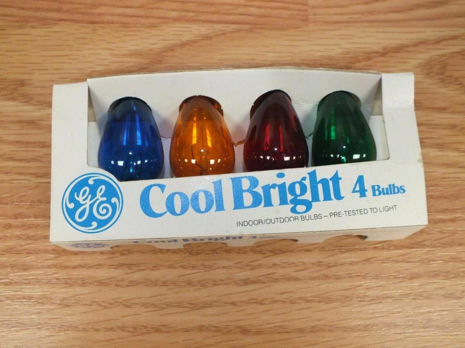 Genuine Vintage Cool Bright Indoor/Outdoor Multi Color Bulbs (4) in Box **READ**