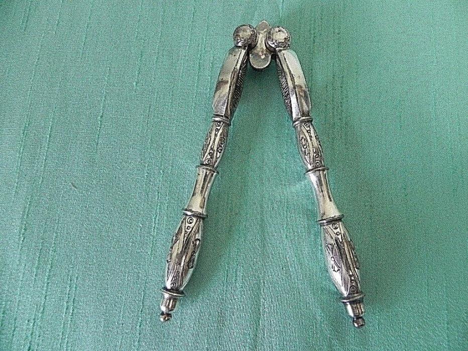 VINTAGE VICTORIAN AGE REVERSIBLE NICKEL PLATED NUTCRACKER