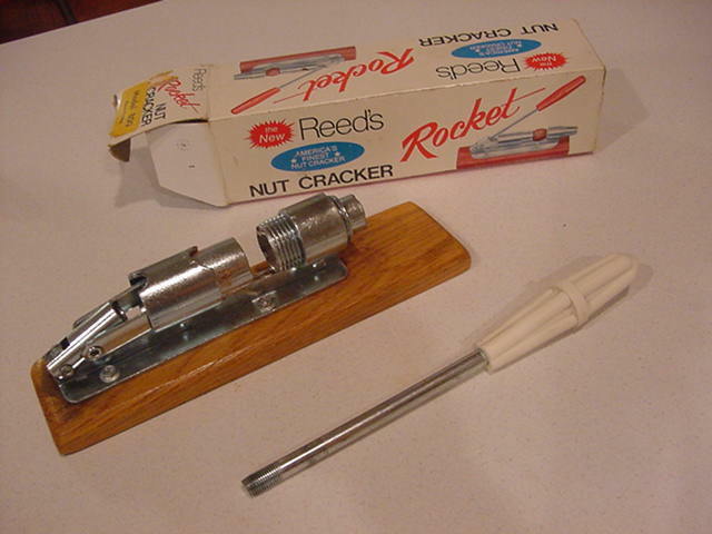 Reed's Rocket Nut Cracker, Model 800 w/ box