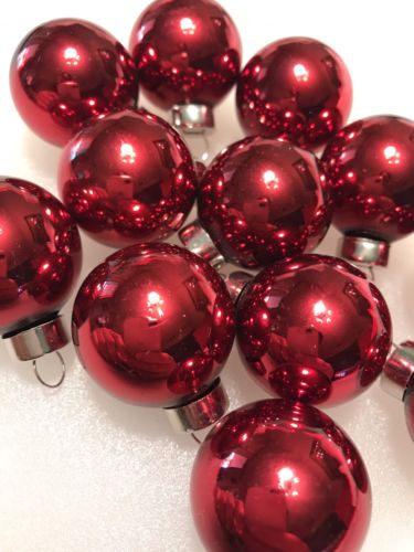SET OF 12 HIGH QUALITY SMALL RED GLASS CHRISTMAS ORNAMENTS