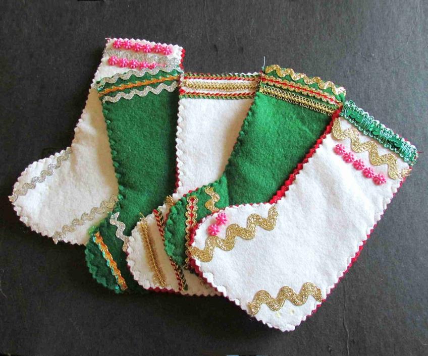 5 Vintage Hand Made Mini Felt Stockings Christmas Decorations 6.75