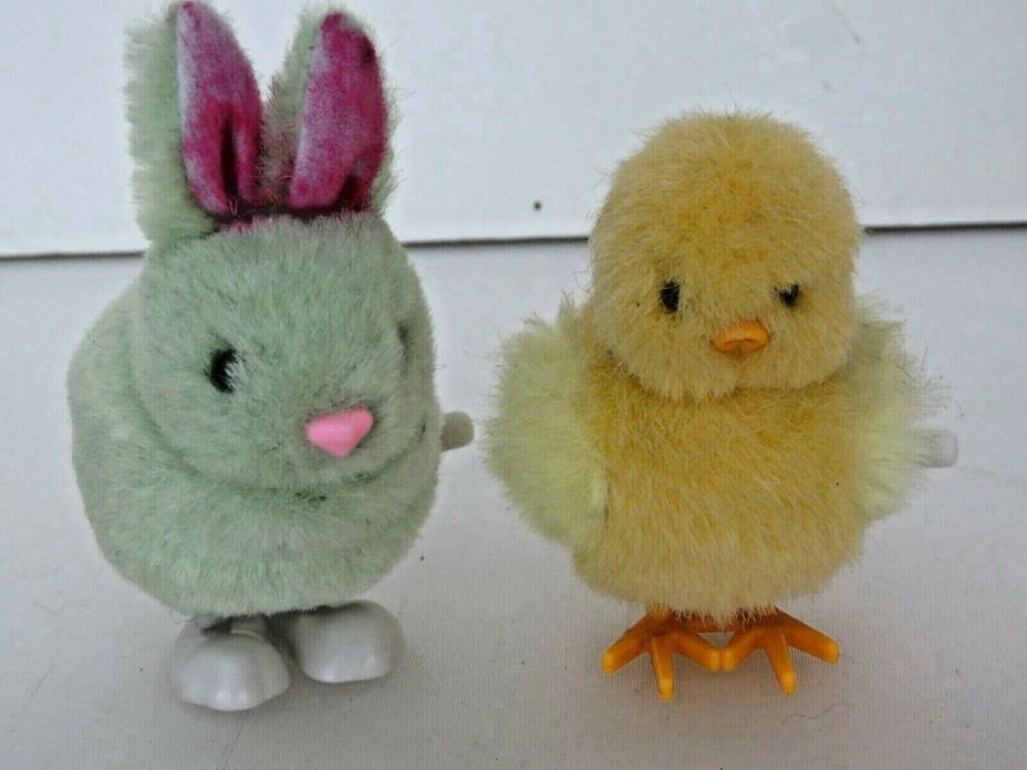 2 Vintage Easter Bunny Rabbit Chick Fuzzy Wind Up Hops Shakes Toys Lot A1973