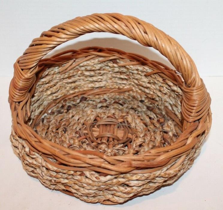 Vintage Woven Easter Basket with Handle - 10