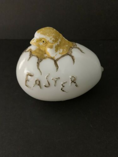 VICTORIAN BLOWN MILK GLASS EASTER EGG with CHICK