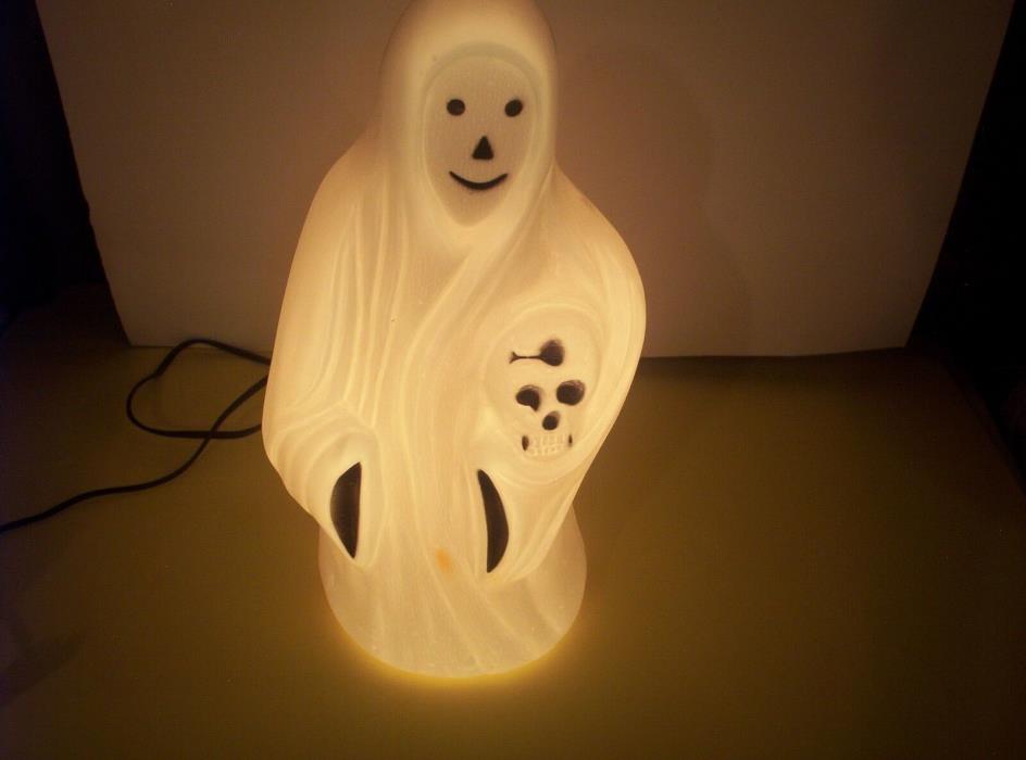 VINTAGE 1960's HALLOWEEN LIGHTED BLOWMOLD GHOST HOLDING A SKULL-13.5