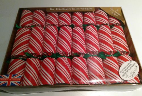 CHRISTMAS CRACKERS Set The Olde English Cracker Co red & white 8 NEW Holiday