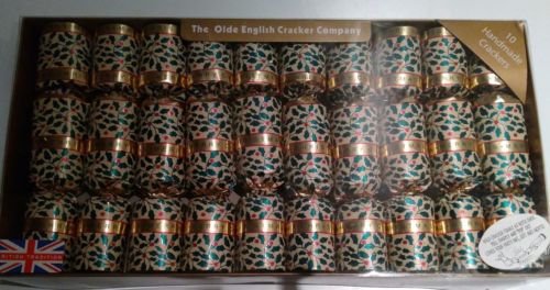 CHRISTMAS CRACKERS set The Olde English Cracker Co mistletoe 10 NEW Holiday