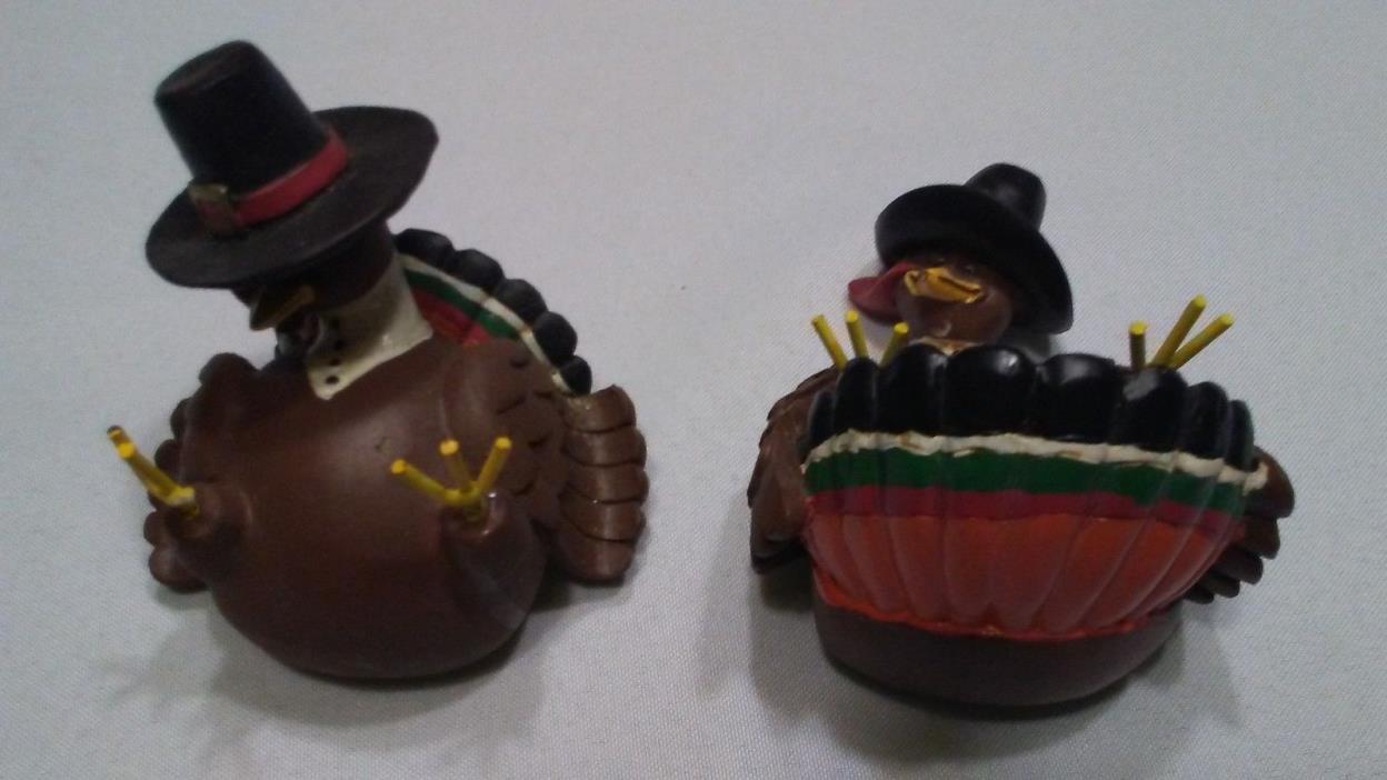 2 Sitting Turkey Figurines 3