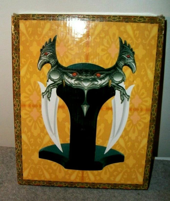 Fantasy Knife / Dagger - Double Blade Dagger on Blk Table Top Display D-3015 NOS