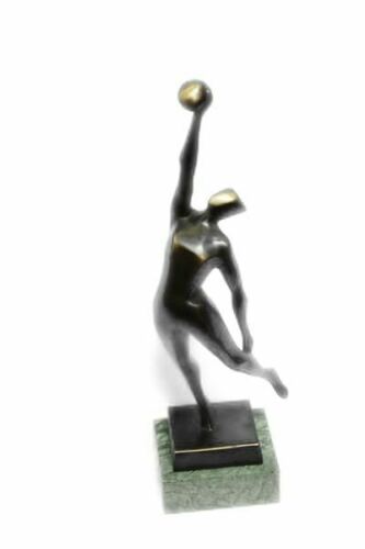 Modern Bronze Sculpture of Basketball Player Dunking 12.5