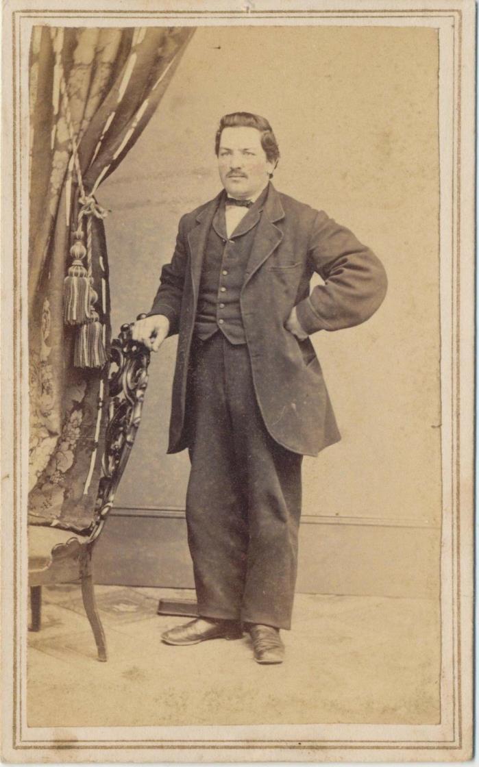 1860s ANTIQUE CDV PHOTO CIVIL WAR TAX STAMP Full Standing Posh Gent Reading, PA