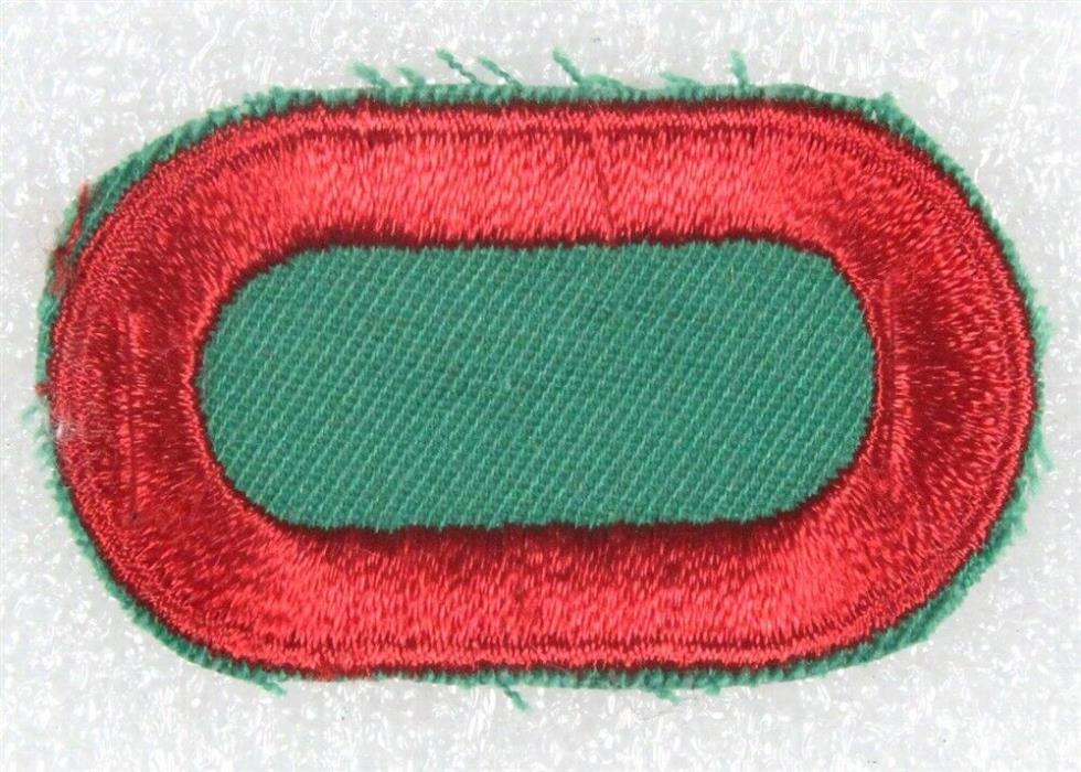 Army Airborne Oval Patch: 10th Special Forces Group - red w/dk green center