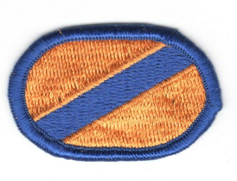 Army Airborne Oval Patch: D Company, 82nd Aviation Regiment - merrowed edge