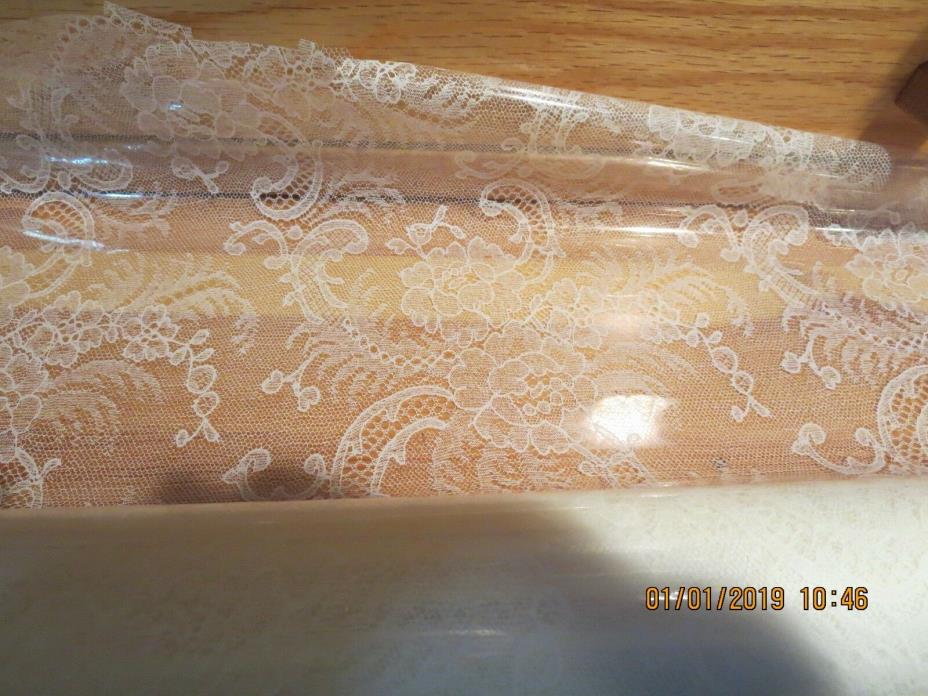 ROLL OF CELLOPHANE PAPER--LACE DESIGN--20 YARDS X 26