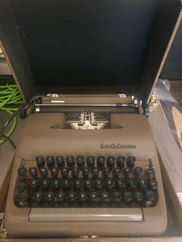 Vintage 1950s Smith-Corona Sterling Typewriter w/ Case