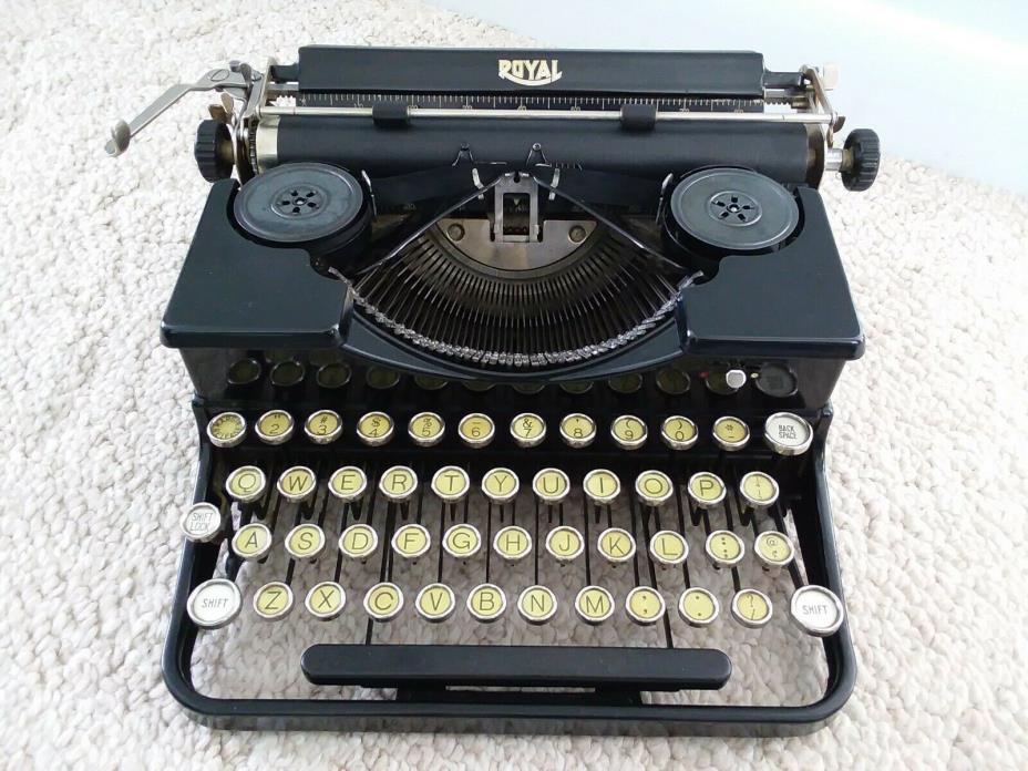 Vintage 1930s Royal Model O Portable Typewriter with Case - Clean Works Great