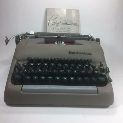 Vintage Smith-Corona 5T Silent-Super Portable Typewriter w/ Case Green Keys