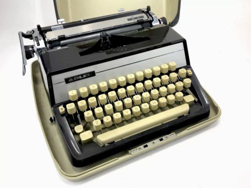 Vintage Adler J4 Black Manual Typewriter Hard Shell Case Grundig Organization