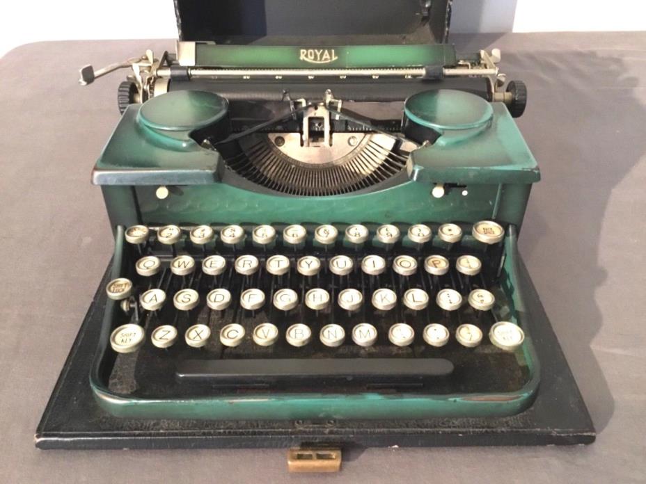 Vintage 1931 Royal Model P Portable Typewriter Green Gull Wing Ribbon Covers