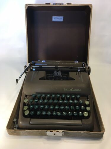 Vintage 1950's Smith-Corona Silent-Super Portable Typewriter-Green Keys w/ Case