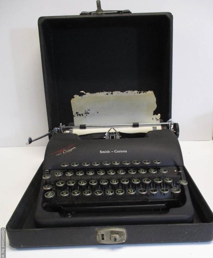 Vintage 1945 Smith Corona Clipper 4C Series Portable Typewriter With Case USA