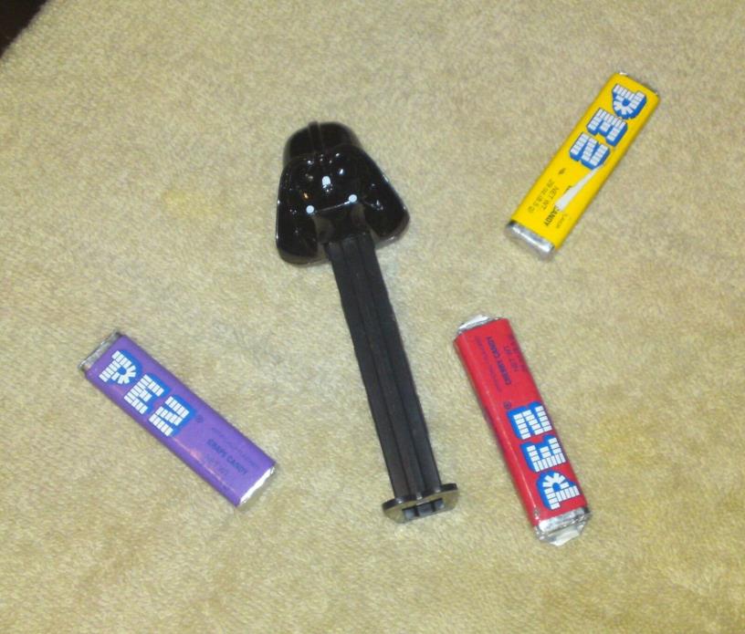 Star Wars Darth Vader Pez Dispenser Lucasfilm 1997  + 3 pkg Pez candy