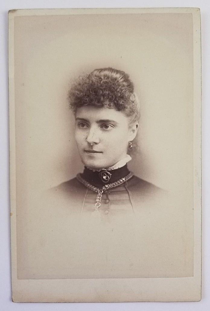 Cabinet Card Photograph Portrait of a Beautiful Woman Wearing Jewelry