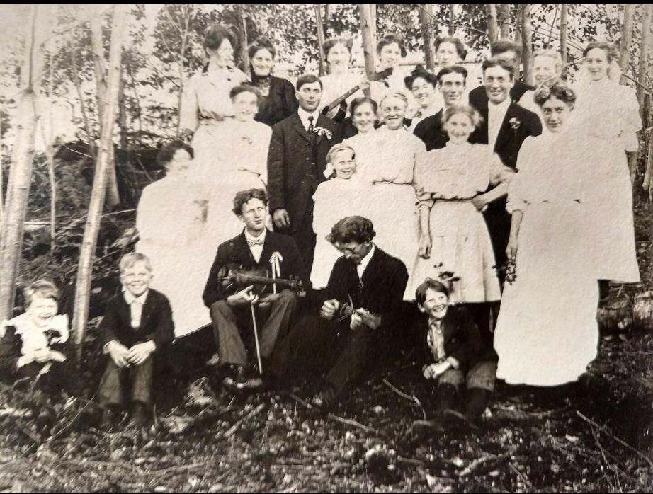 Unique Antique Vintage Photograph of Large Family Rare