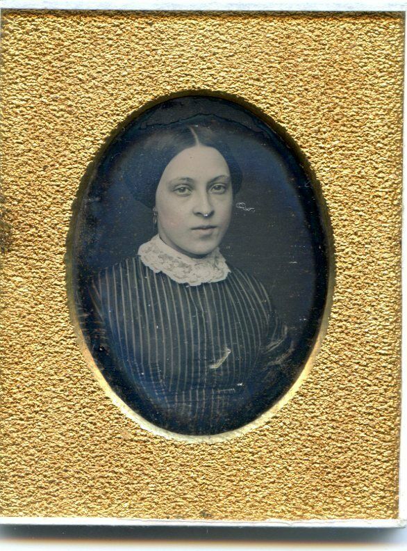 DAGUERREOTYPE PRETTY LADY STRIPED DRESS LACE COLLAR PROFESSIONALLY  RESEALED