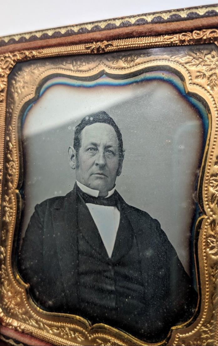 Daguerreotype Sixth Plate Well Dressed Man Full Case Antique Photo