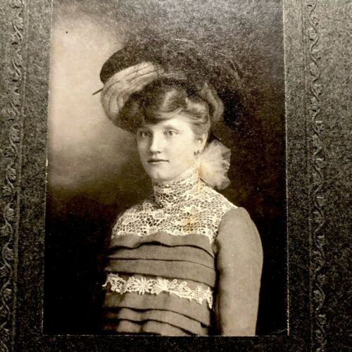 Vintage Antique Photo~ Lace Victorian Era Lady Portrait In Folder Antique Sepia