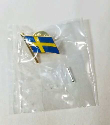 SWEDEN Swedish Metal Flag Flagpole Lapel Pin Badge *NEW* gold tone