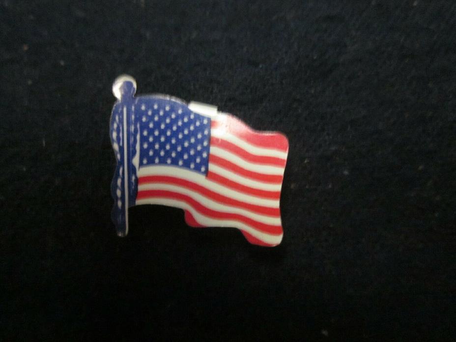 VINTAGE FLAP BACK METAL SMALL BUTTON AMERICAN FLAG 50 STARS
