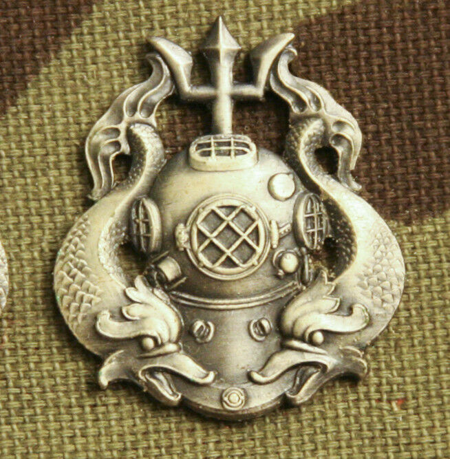 US ARMY MASTER DIVER BADGE; REGULATION FULL SIZE