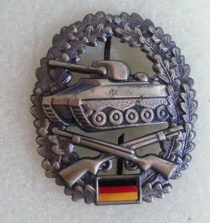 Beret Badge  West Germany Hat Federal Defense Force Infantry Armored ((339))