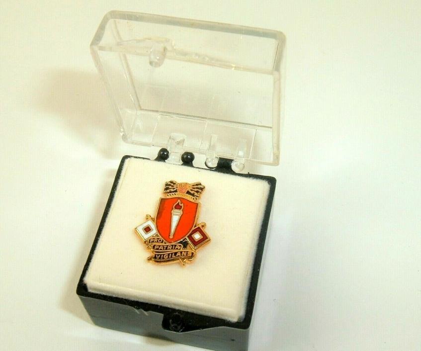 Vtg US Army Signal Corps Enamel hat tie Pin PRO PATRIA VIGILANS in original box