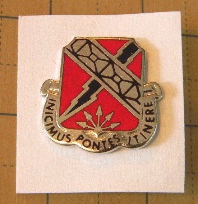 US Army 230TH Engineer Bn DUI unit insignia crest pin G23 USA Made